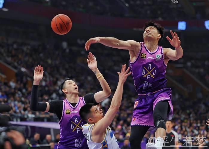 5月2日季后赛精彩战:北京对阵山西 5月2日季后赛精彩战:北京对阵山西